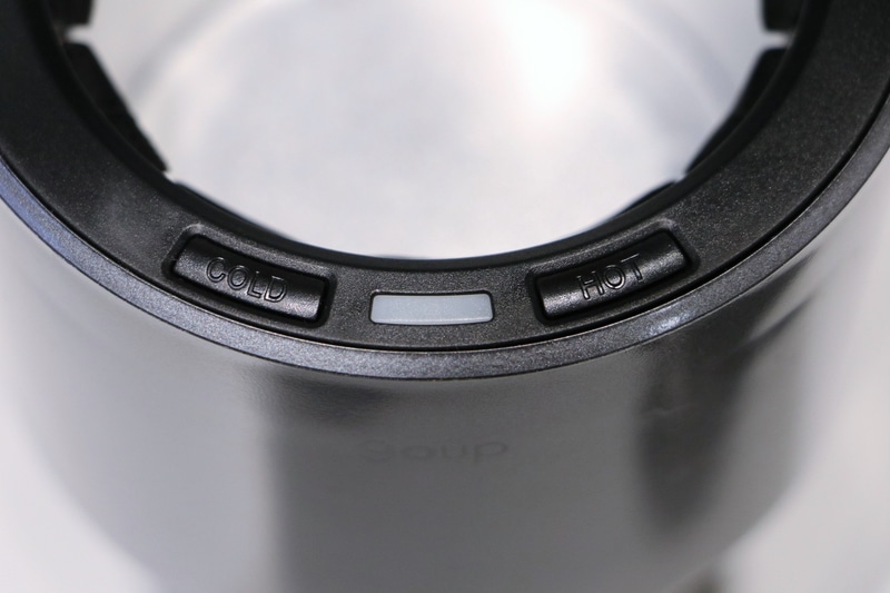 ボタン1つで冷温を切り替えられる