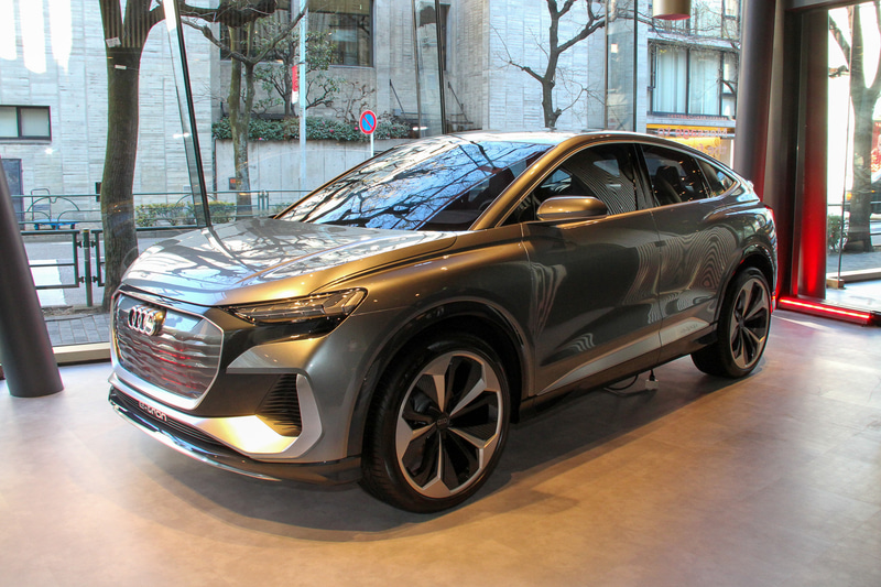 1階に展示されるQ4 Sportback e-tron concept