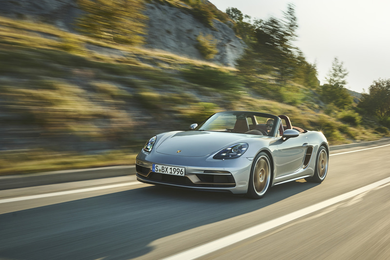 ボクスターファミリーのデビュー25周年を祝うスペシャルアニバーサリーモデル「ボクスター25イヤーズ」