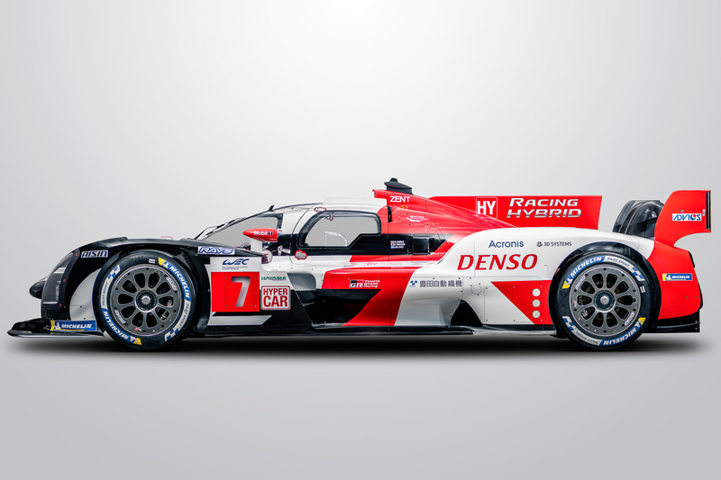 後輪はエンジンで、前輪はMGUで駆動する