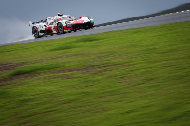 GR010 HYBRID走行写真