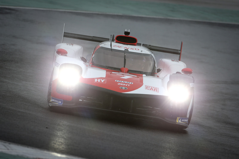 GR010 HYBRID走行写真