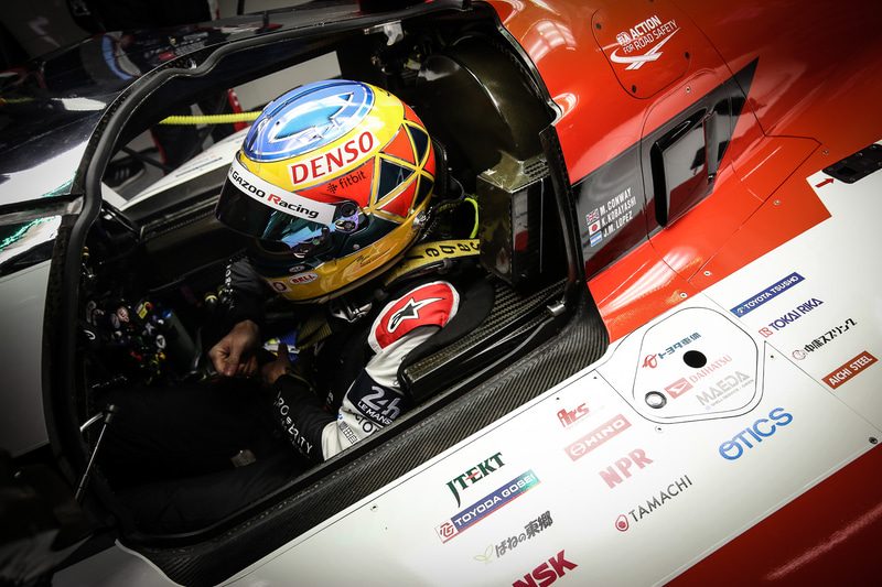 GR010 HYBRID走行写真