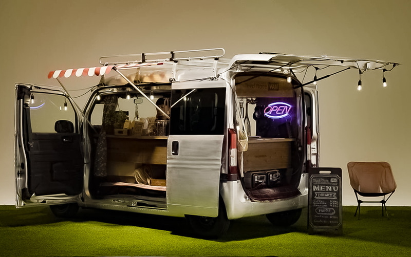 車中泊だけでなく移動式のカフェキッチンカーとしても利用できる