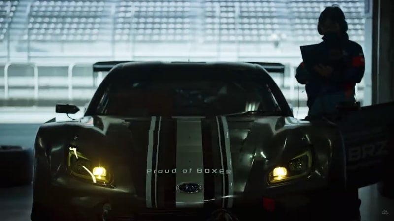 サーキットを走るSUBARU BRZ GT300 2021プロトタイプ