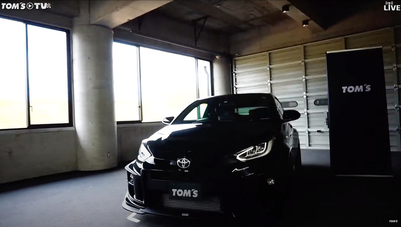 試作段階のトムスコンプリートカー。プレシャスブラックパールのGRヤリス