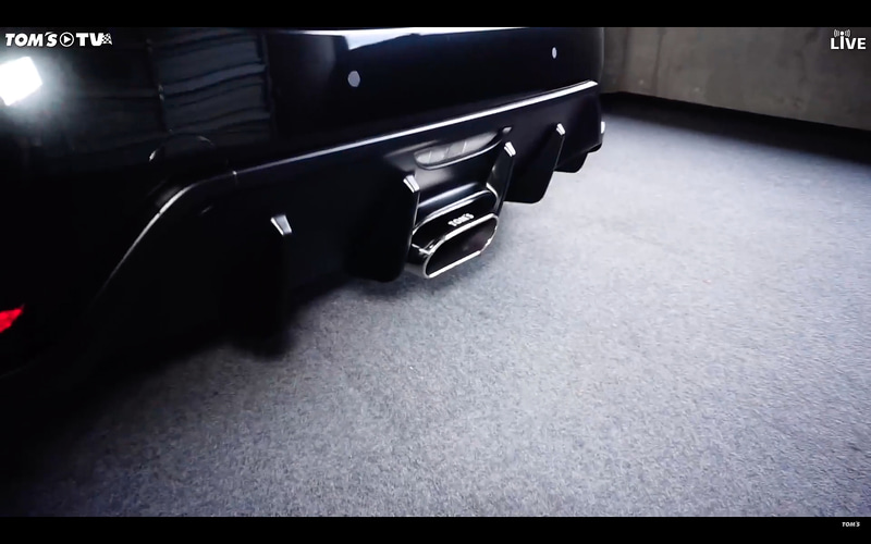 USB Type-Cのようなカタチと表現されたオーバルテール。センター出しであることを含めて勝田選手が強くこだわった部分。神山氏によるとこのデザインを製品化するには予算を含めて大変だったとのこと