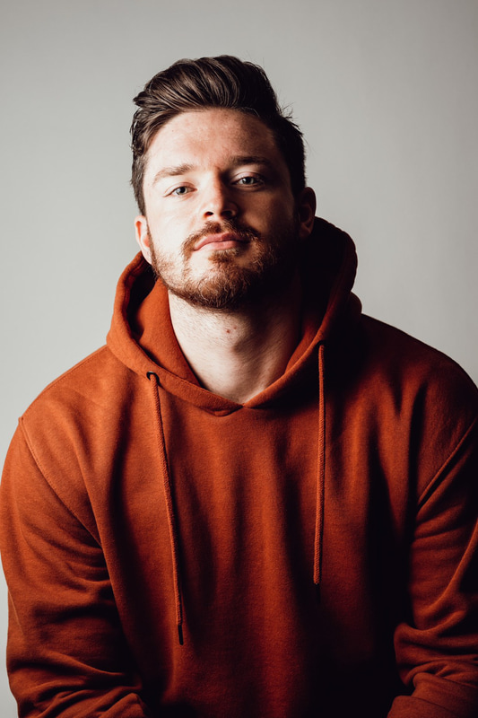 エバンズ・マラカイ：「バチェロレッテ・ジャパン」参加を機に人気を集め、現在はモデルや通訳として活動。「M.E. Projects」を立ち上げアパレルデザインなども行なう