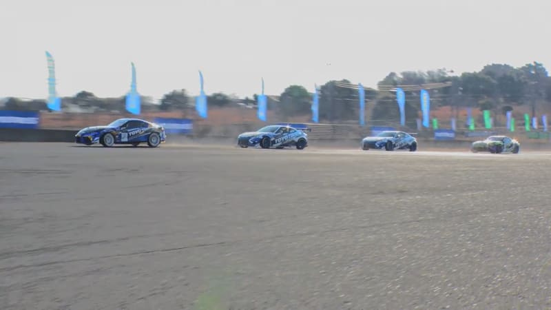 息ピッタリの4台による大迫力のパフォーマンスが繰り広げられた