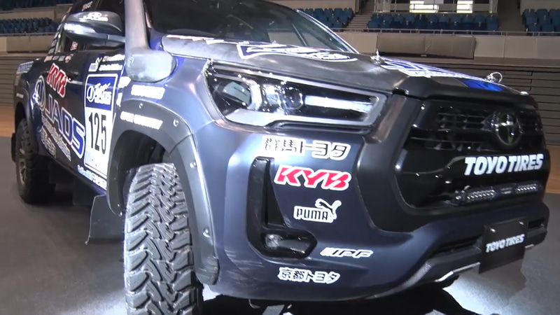 日本では売っていないV型6気筒4.0リッターエンジンを搭載したハイラックス