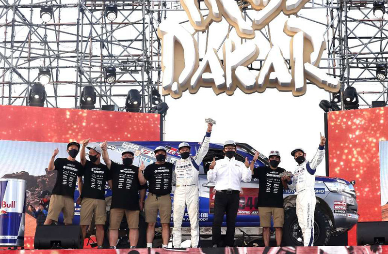 三浦昂/ローラン・リシトロイシター組とトヨタ車体のチームメンバー