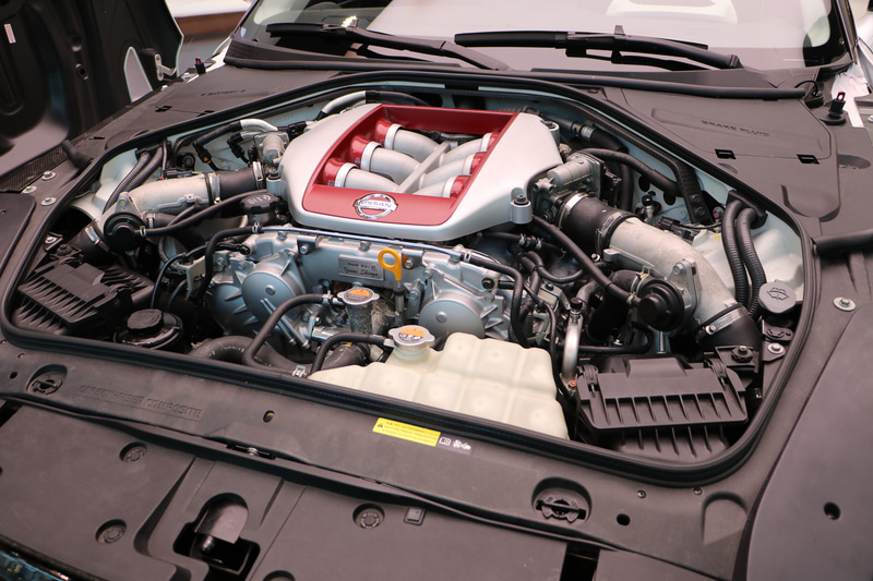 V型6気筒 3.8リッターツインターボエンジンを搭載