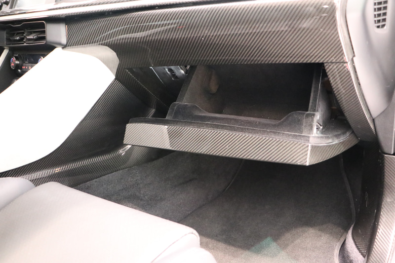 グローブボックス（開）