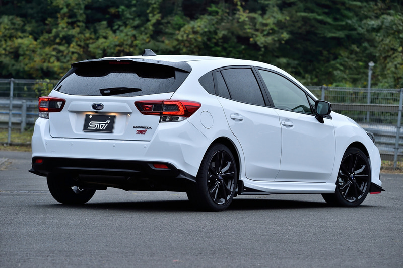 マイナーチェンジで新たに追加設定された「STI Sport」