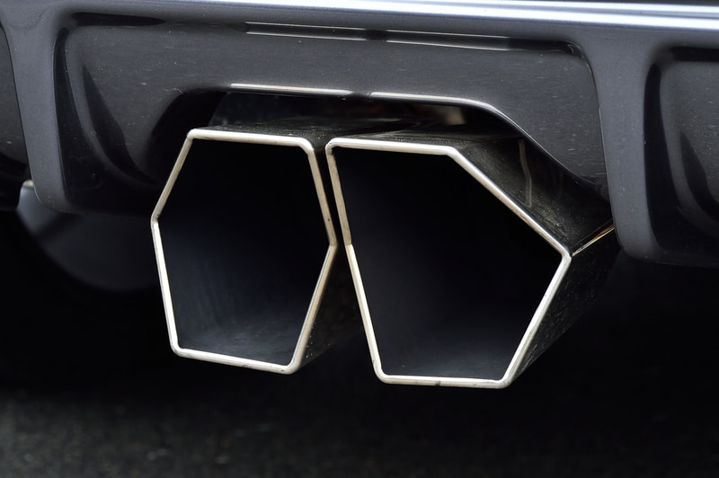 デュアルヘキサゴナルフィニッシャーを採用したスポーツエキゾーストシステムの価格は19万2500円