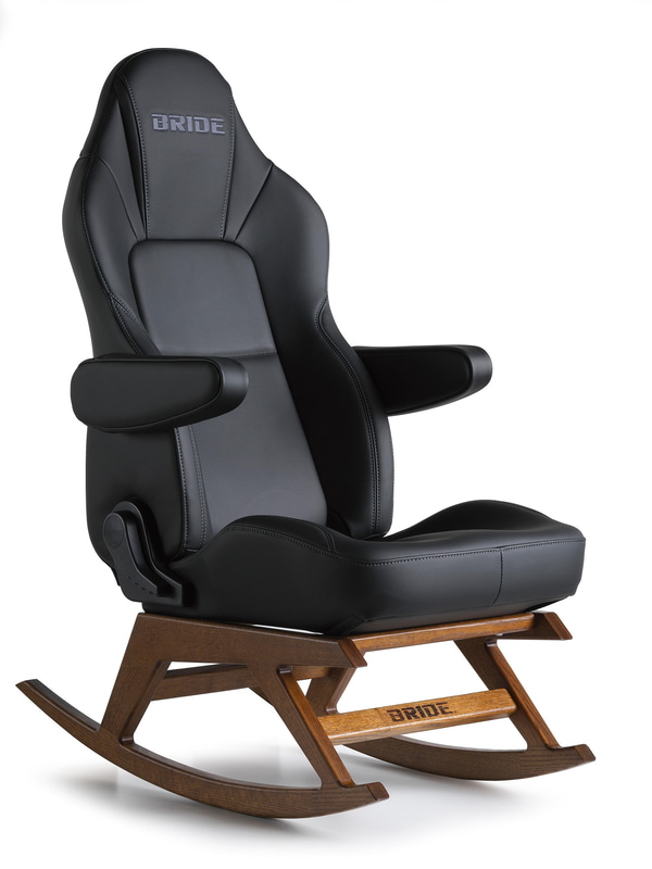 ブリッドのスポーツシートをロッキングチェアにできる