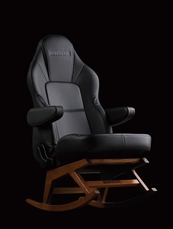 【組み合わせ例】ストリームス・クルーズ・タフレザー＋クルーズ専用アームレスト(右用・左用)＋ロッキングチェアペース・工ンペラー＝合計18万円（税別）