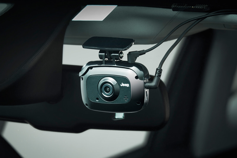 モニター付ドライブレコーダー