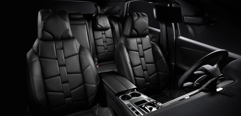 通常モデルではオプションとなる最上級インスピレーションOPERAをベースとした内装