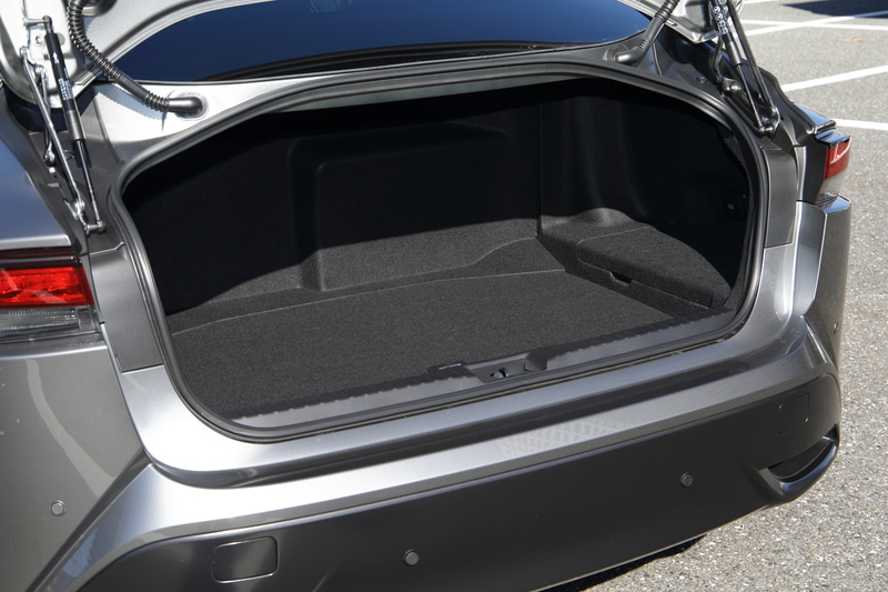 新型ミライのトランクルーム