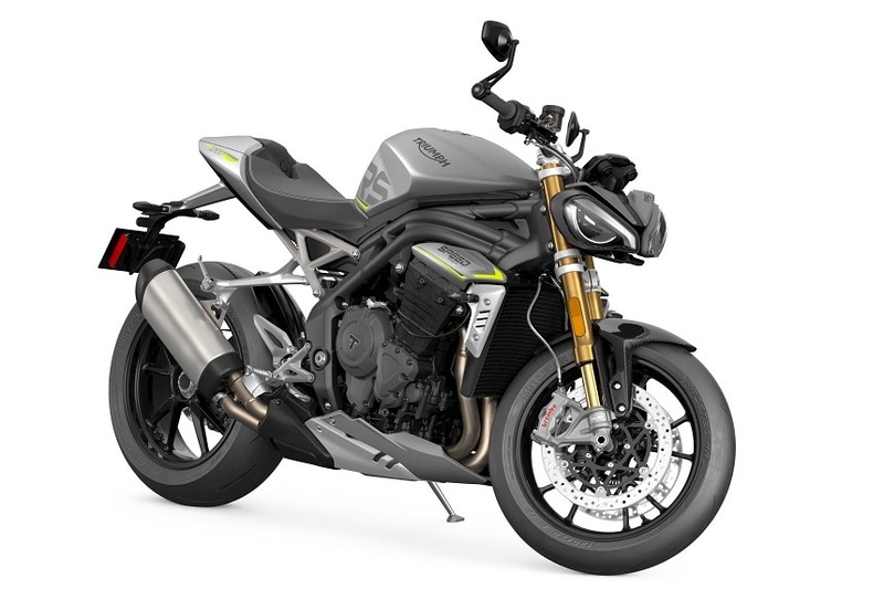 ブラック×シルバー×イエローのグラフィックが施されたマットシルバーアイス