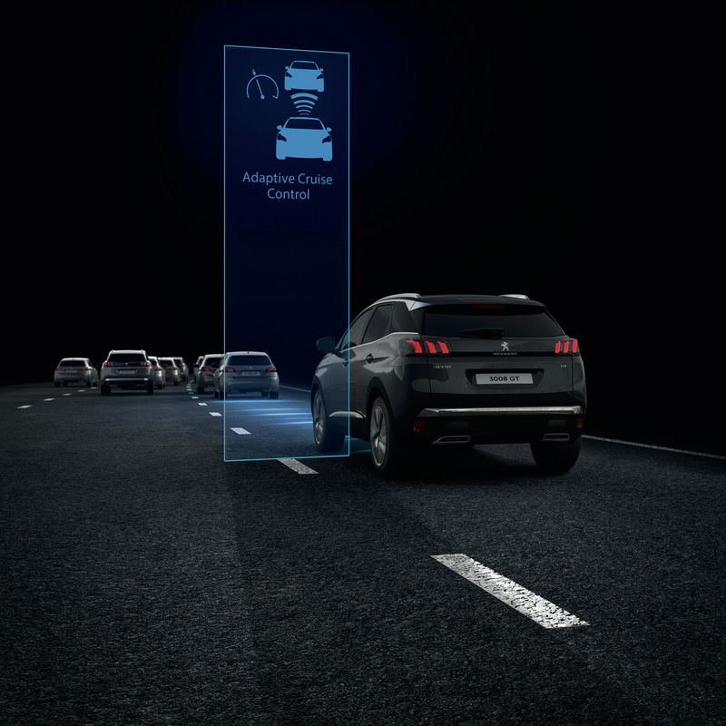 「アクティブクルーズコントロール（ストップ＆ゴー機能付き）」従来の高速道路における同一車線内走行を想定した運転支援機能に加え、前車が完全停止したのち3秒以内に再発進すればアクセル操作無しで追従。3秒以上経過した場合はワンアクションで設定速度まで回復。渋滞時の加減速にも対応