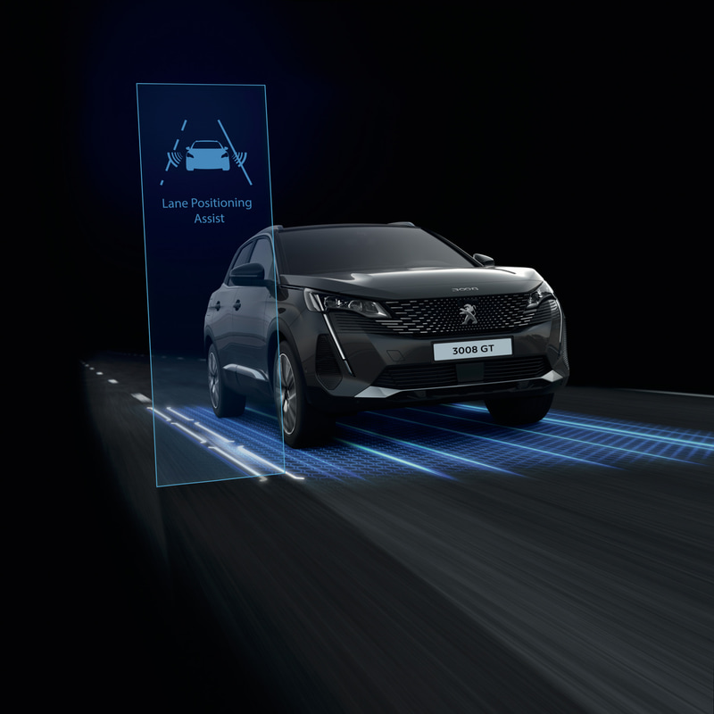 「レーンポジショニングアシスト」左右の車線の任意の左右位置（無段階）をドライバーが選び、その白線から一定の距離を保ったまま走行可能。一般的には左右両車線の中央をキープするが、同システムは、左右車線内のドライバー任意の位置をキープ。好みや例えば右側は工事でガードレールが迫っている場合にやや左寄りを走る……など乗る人の感覚に寄り添った制御ロジックが特徴。ほぼ全速度域でステアリング補正を実施。アクティブクルーズコントロールとともに先進的な運転支援をドライバーに提供する