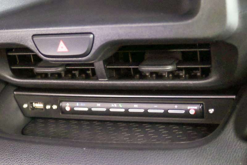 Bluetooth搭載小型高性能アンプ「ジョインスマートステーションGRヤリスRCキット」車両装着イメージ