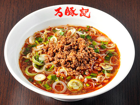 万豚記の紅麻辣担々麵。見ているだけでヨダレが出てきちゃいます