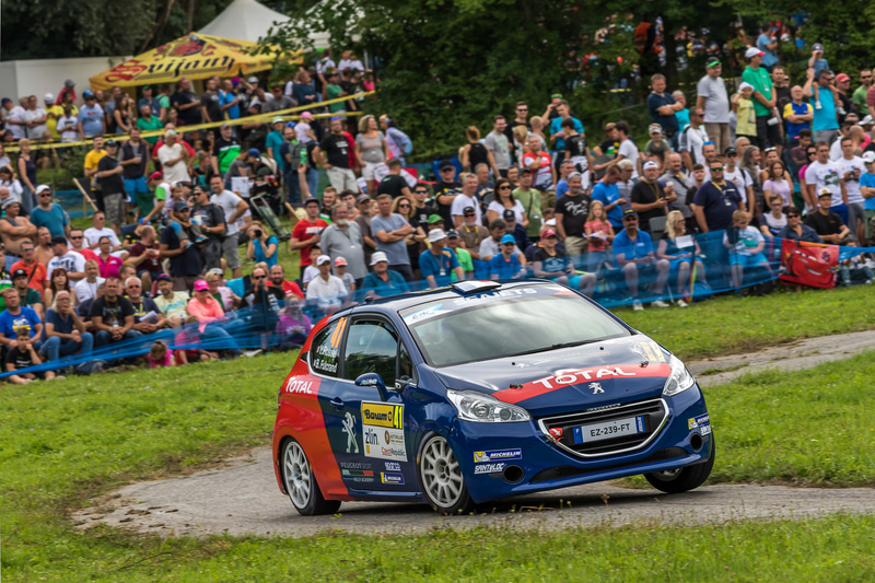 RALLY JAPAN 2021ではFIAグループRホモロゲーション車両のプジョー「208 R2」を使用