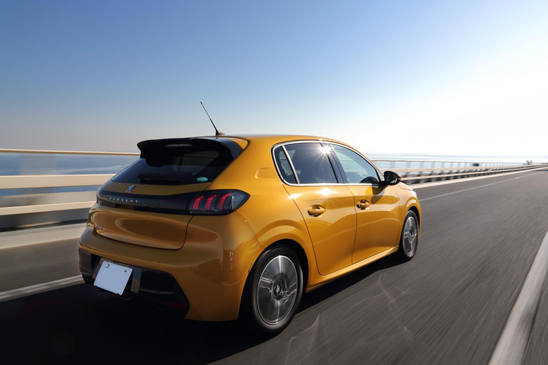 サウンドチューンのビフォア＆アフターを比較できるように、純正スピーカーのままの208で木更津までドライブ