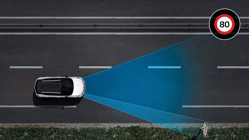 トラフィックサインレコグニション（交通標識認識）：フロントガラス中央上部のカメラで認識した制限速度、追い越し禁止の交通標識を、7インチ デジタル インストゥルメントパネル内に表示。交通標識の見落としを減らし、安全運転を促す