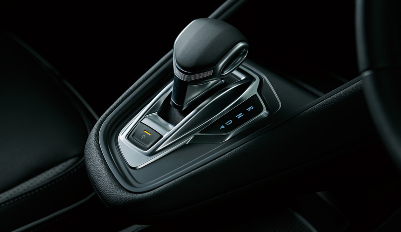 フライングセンターコンソールにe-シフターを装備