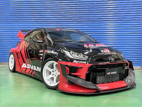 「ADVAN GR YARIS tuned by HKS」はサーキット走行を想定してワイドボディ化されている