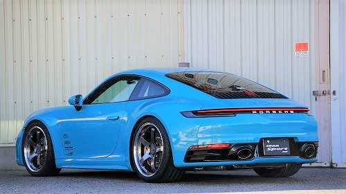 「PORSCHE 911 CARRERA」には欧州プレミアムハイパフォーマンスカーにも純正採用されるヨコハマフラッグシップスポーツタイヤ「ADVAN Sport V107」を装着