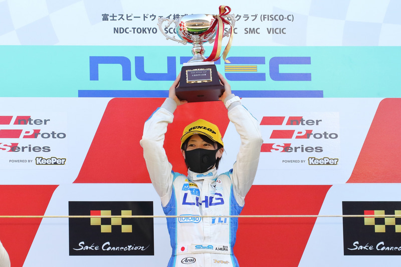 シリーズチャンピオンを獲得した三浦愛選手