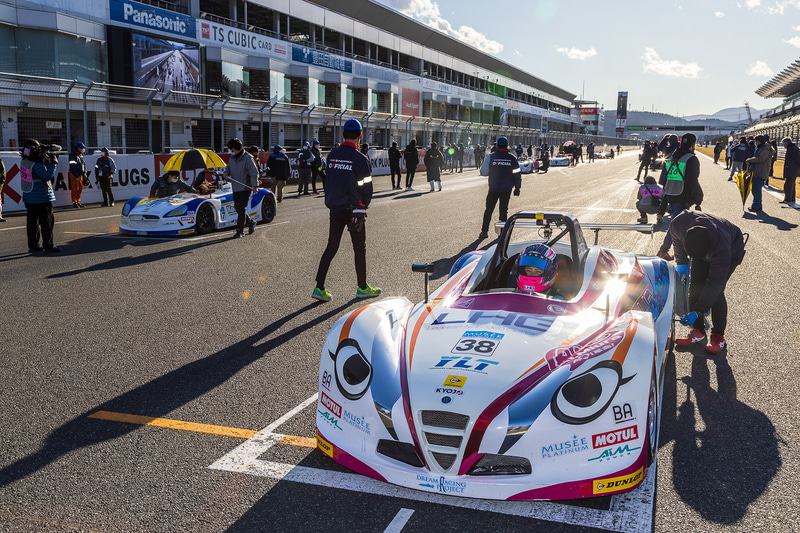 ポールポジションは#38 三浦選手