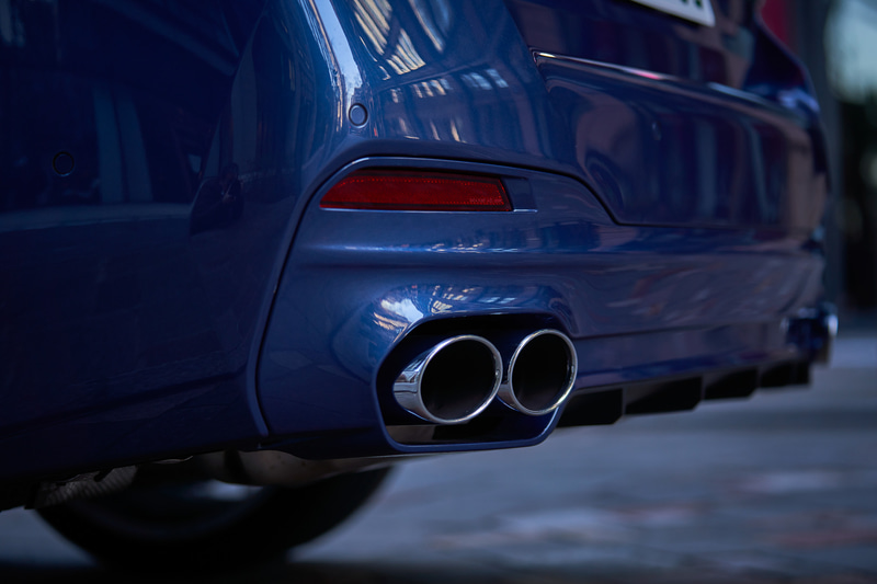 エクステリアデザインのベース仕様には5シリーズベースとして初めてとなるM Sportを選択