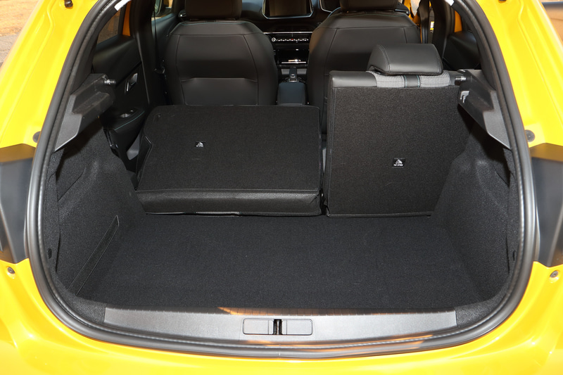 可倒式のリアシート