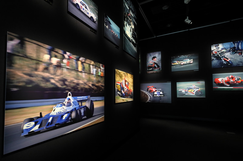 1971年からのレースシーンを展示