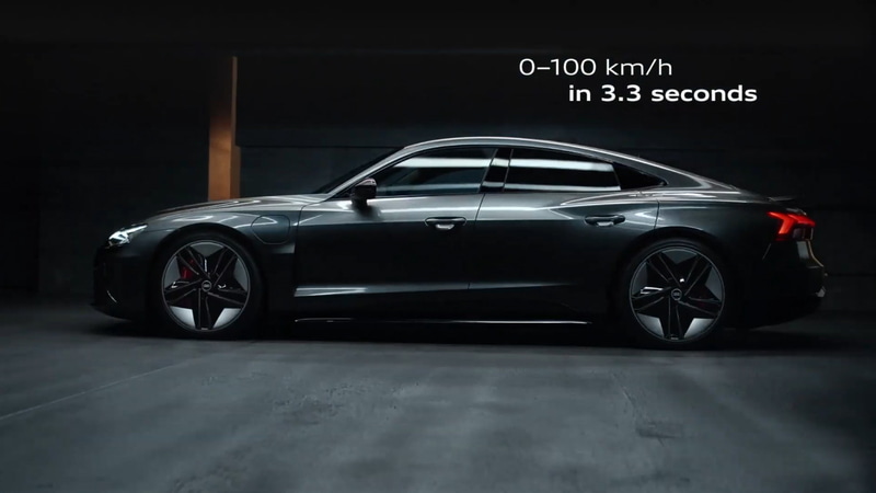 RS e-tron GTの0-100km/hの加速は3.3秒