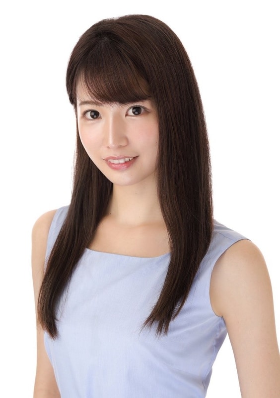 2021 NGKスパークガールの井上みづなさん、生年月日：1996年7月9日、出身地：埼玉県、身長：170cm、趣味：料理・食べること、特技：絶対音感