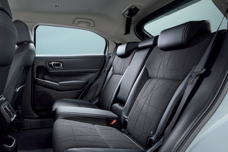 新型ヴェゼル e：HEV Zのリアシート