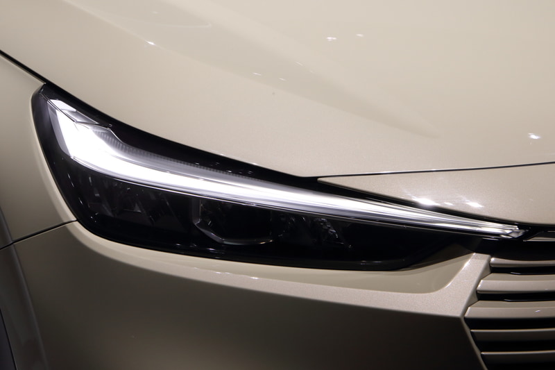 LEDヘッドライト（デイタイムランニングランプ付き）の点灯パターン。これはポジションランプ