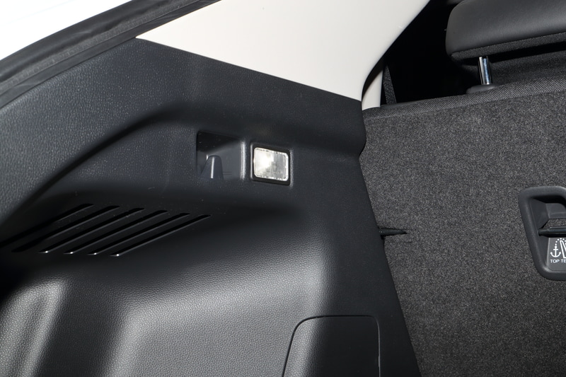 ラゲッジスペースの照明