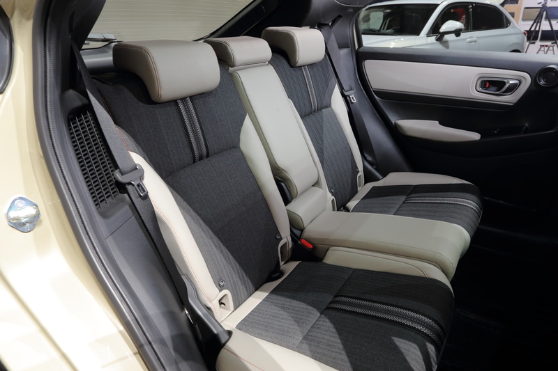 e：HEV PLaYのシート