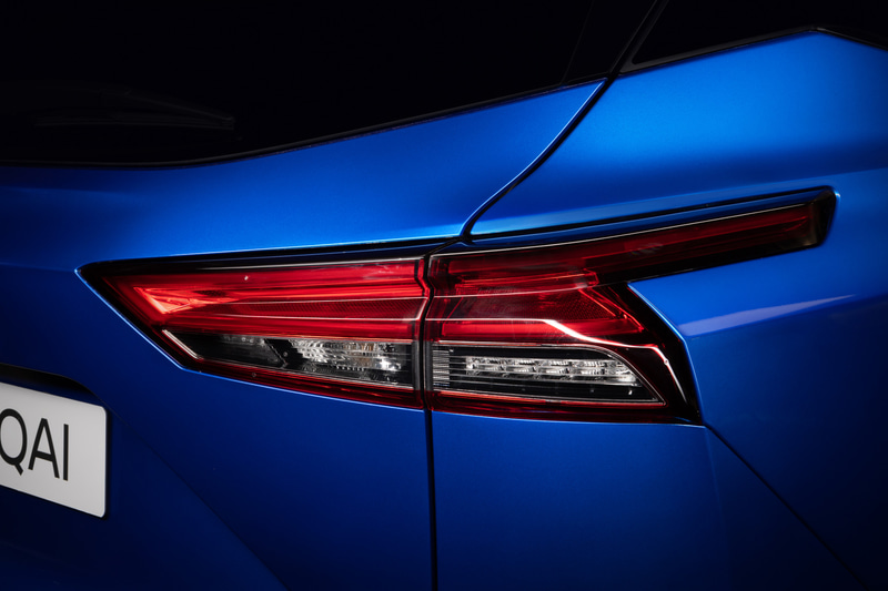 新型キャシュカイでは車体の骨格部分には従来よりも多く軽量素材を採用し、現行モデルと比較して60kgの軽量化を実現するだけではなく、車体剛性を41％向上することに成功