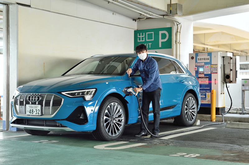 海ほたるパーキングエリアにある急速充電器を試してみた。30分の急速充電で、航続距離が118kmから180kmまで増えた