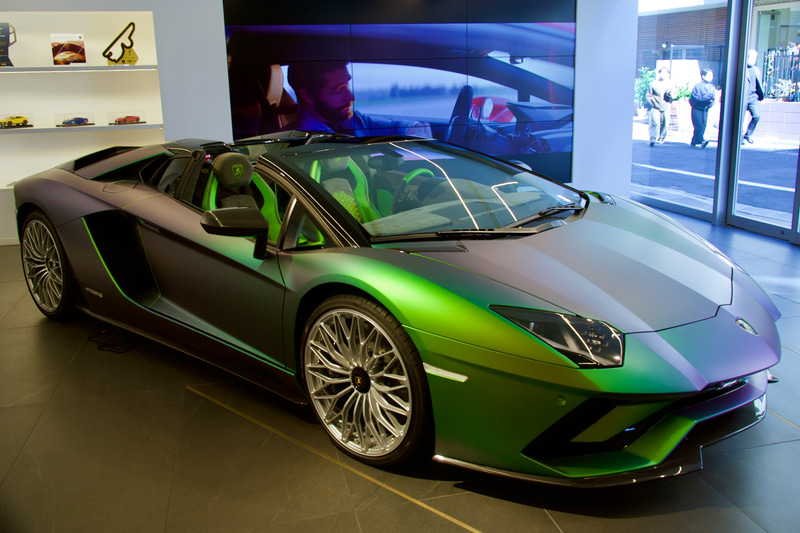 THE LOUNGE TOKYOで展示中のフラグシップマシン「アヴェンタドール」