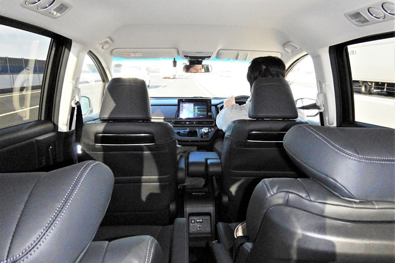 3列目シートから前方を見たところ。シアターシート形状で見晴らしがよい